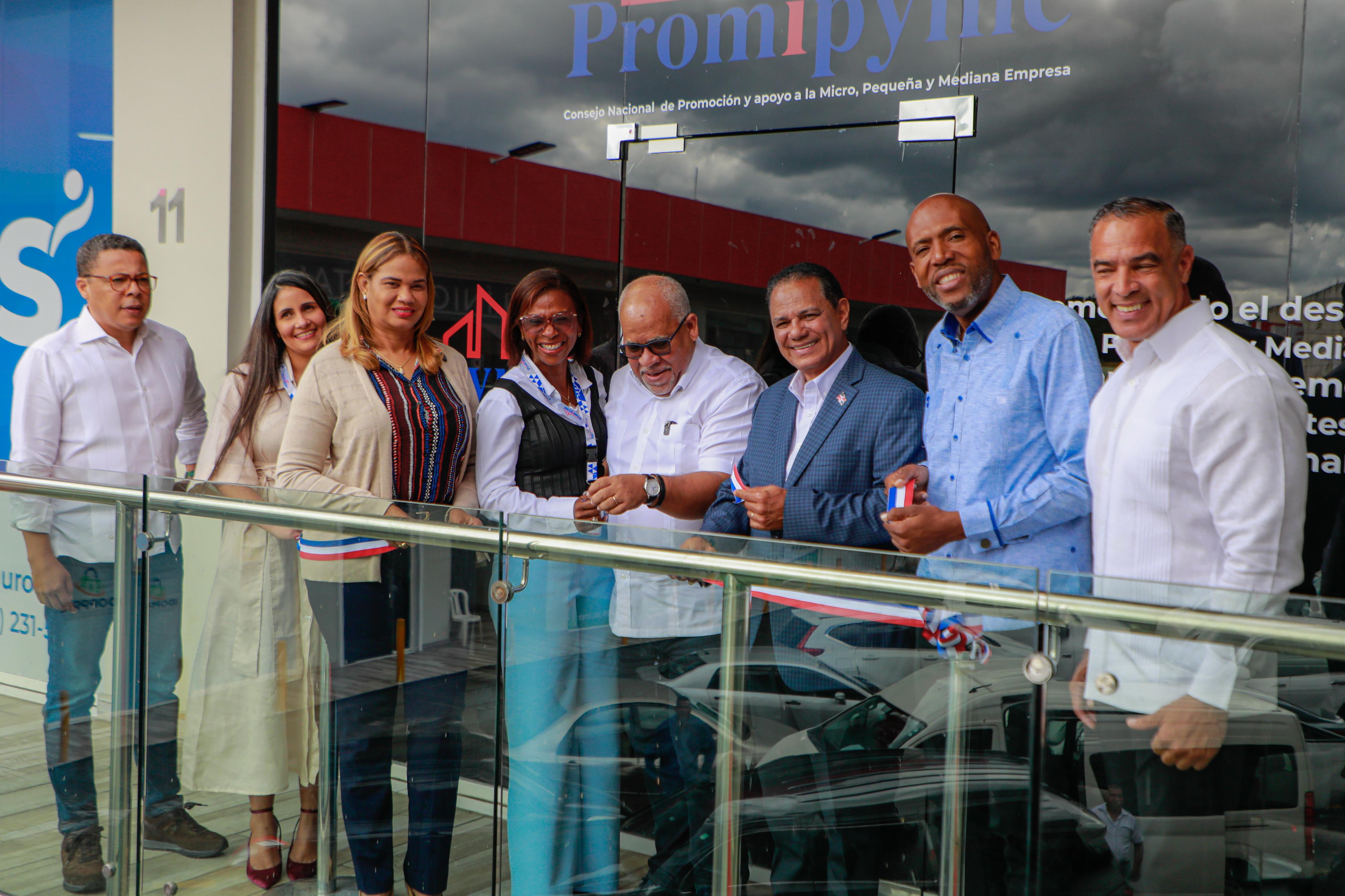 Inauguracion Oficina La Romana